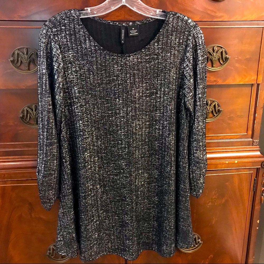 New Directions Glittery Black/Silver Metallic Flowing 3/4 Sleeve Tunic Top